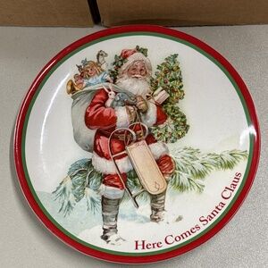 John Grossman Collection Burton + Burton Santa's Arrival decorative plate.